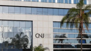 CNJ cria comissão para revisar salários e verbas de magistrados