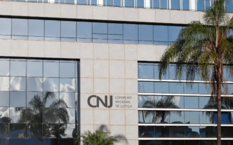CNJ cria comissão para revisar salários e verbas de magistrados