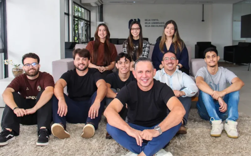 Agência Novo Normal prepara empresas para novo Google com IA