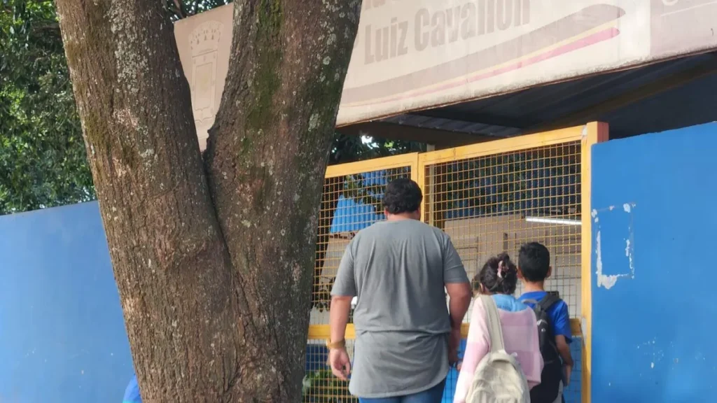 Furto de fiação suspende aulas em seis salas no Jardim Botafogo