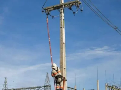 Justiça garante aposentadoria especial a eletricista por alta tensão