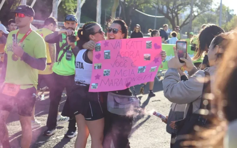 Amigo na linha de chegada faz diferença na Maratona