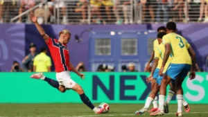 Neymar marca, mas Brasil é eliminado pela Noruega na Copa