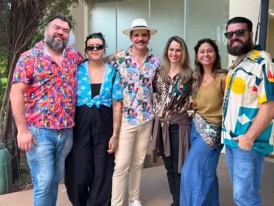 Amigos coloridos celebram a vida em despedida de Tiago Pitthan