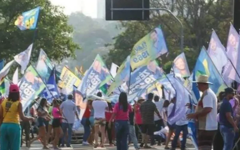 Servidor pode pedir voto, mas só após bater ponto