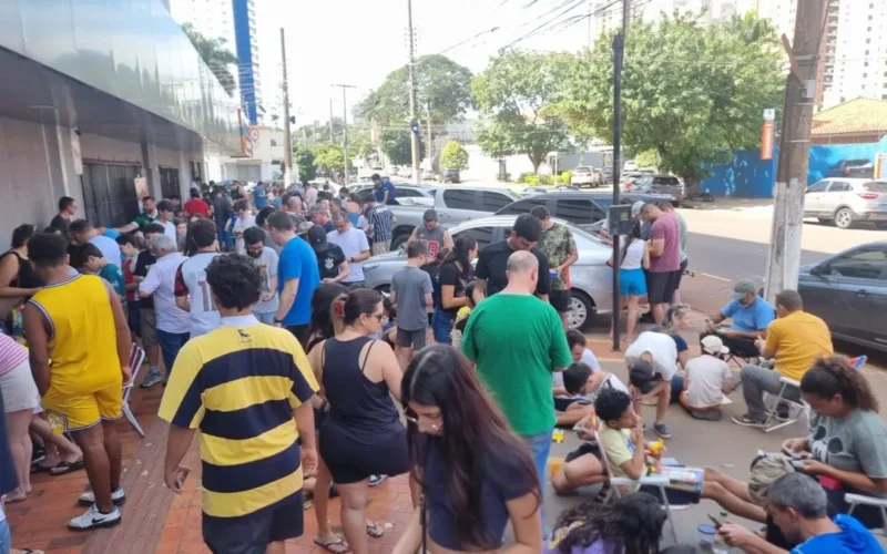Copa: eliminação do Brasil não freia febre por figurinhas