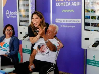 Idosos transformam memórias em poesia em oficina da FLIB