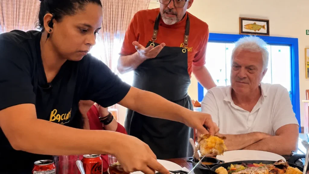 Pedro Bial prova gastronomia de MS em Bonito