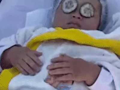 Bebês ganham spa com pepino e massagem em último dia de aula