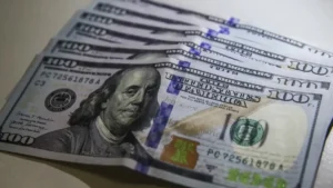 Dólar a R$5,09 e bolsa caem com tarifa dos EUA