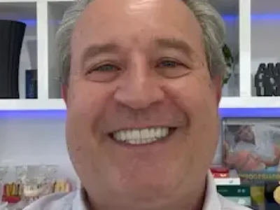 Higiene bucal no Alzheimer: como cuidar sem trauma