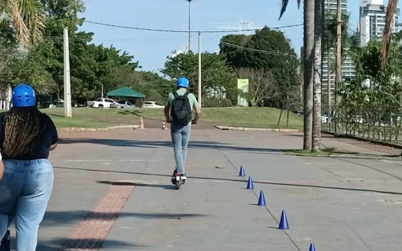 Agetran alerta: patinete elétrico não é brinquedo