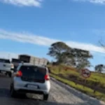 Sebo na pista interdita parcialmente trecho da MS-395