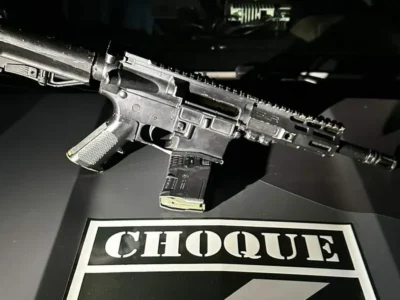 Fuzil M4 americano avaliado em R$ 40 mil é achado em avenida
