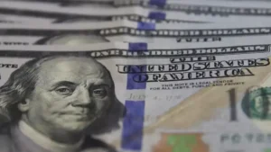 Dólar fecha semana em queda e termina cotado a R$ 5,08