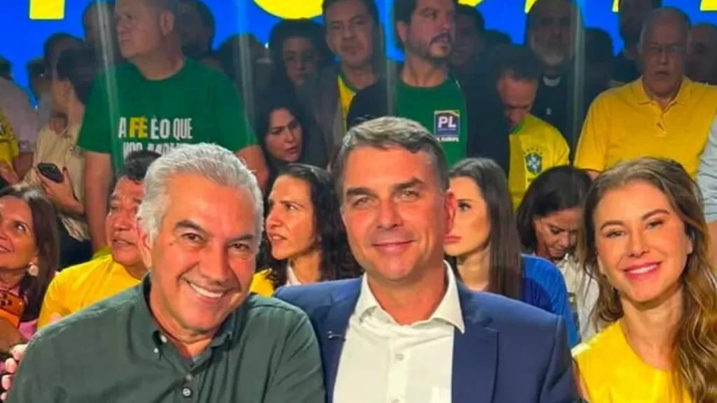 PL lança Flávio Bolsonaro à Presidência em convenção com Riedel