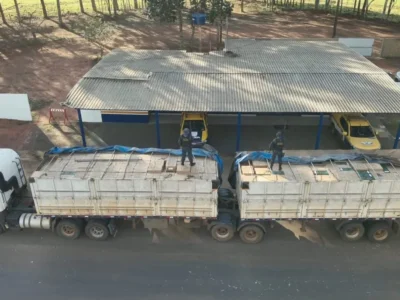 Carreta com 40 mil pacotes de cigarros contrabandeados é apreendida em MS
