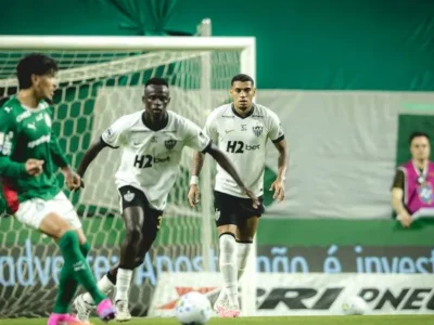 Atlético-MG vence Palmeiras em SP e impede disparada do líder
