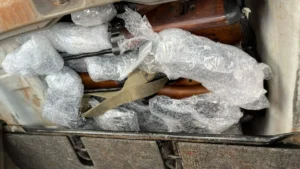 Policial paraguaio é preso com 20 fuzis que iriam para a Rocinha