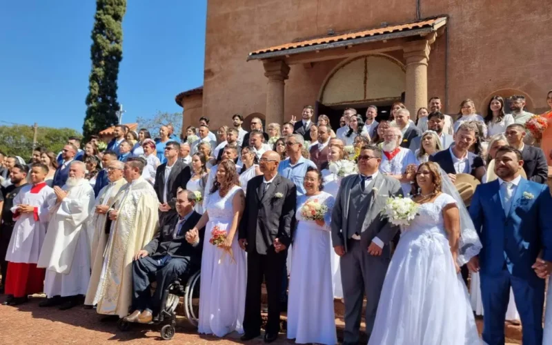 Casamento comunitário reúne 43 casais em Campo Grande
