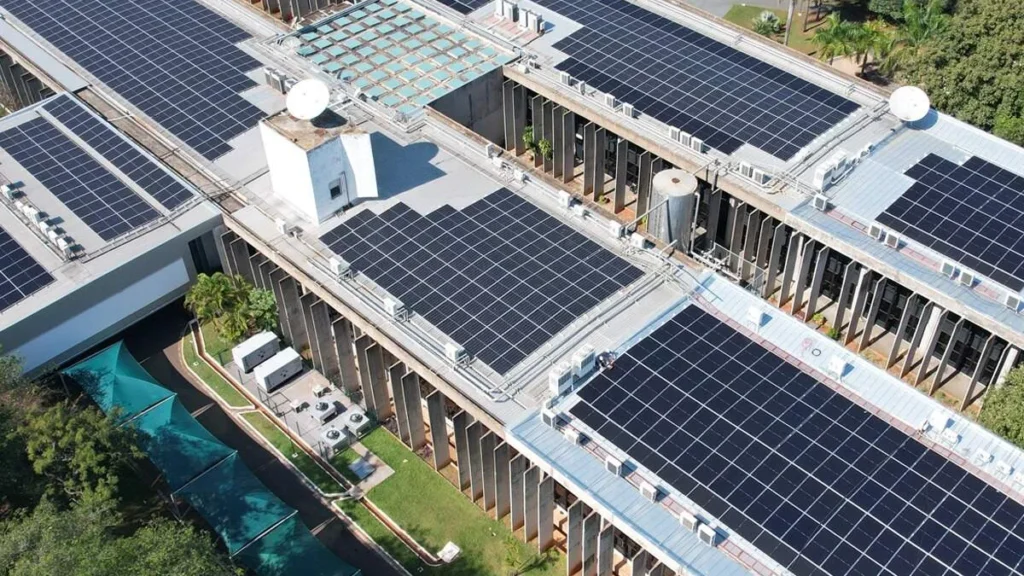 Alems elimina 10 concorrentes e fecha contrato solar por R$ 5,37 mi