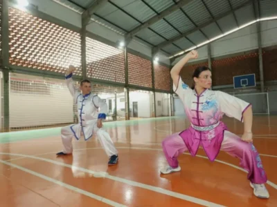 Kung-fu em família: pais treinam filhas e perpetuam tradição