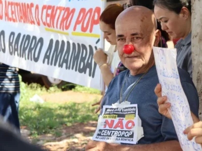 Moradores protestam contra Centro POP ao lado de escola no Amambaí