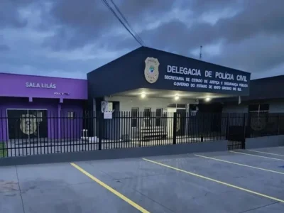 Jovem é morto com 10 tiros ao abrir portão de casa em MS