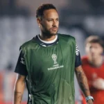 Vasco e Santos duelam contra a queda em domingo decisivo