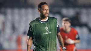 Vasco e Santos duelam contra a queda em domingo decisivo